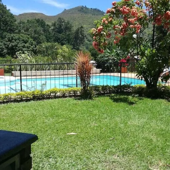 Aamiaismajoitus (B&B) Campestre Nukak Travellers Club