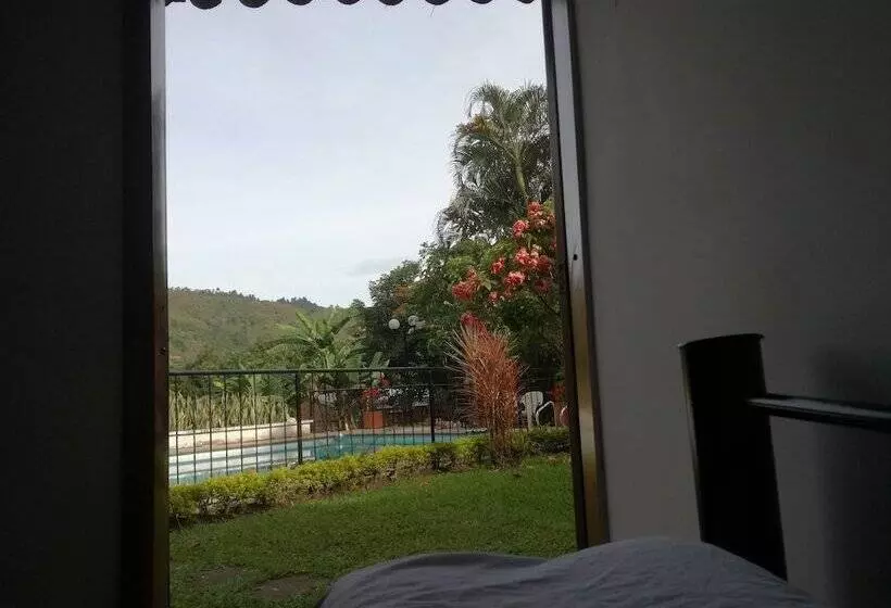 Aamiaismajoitus (B&B) Campestre Nukak Travellers Club