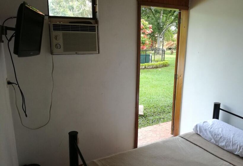 Bed and Breakfast Campestre Nukak Travellers Club