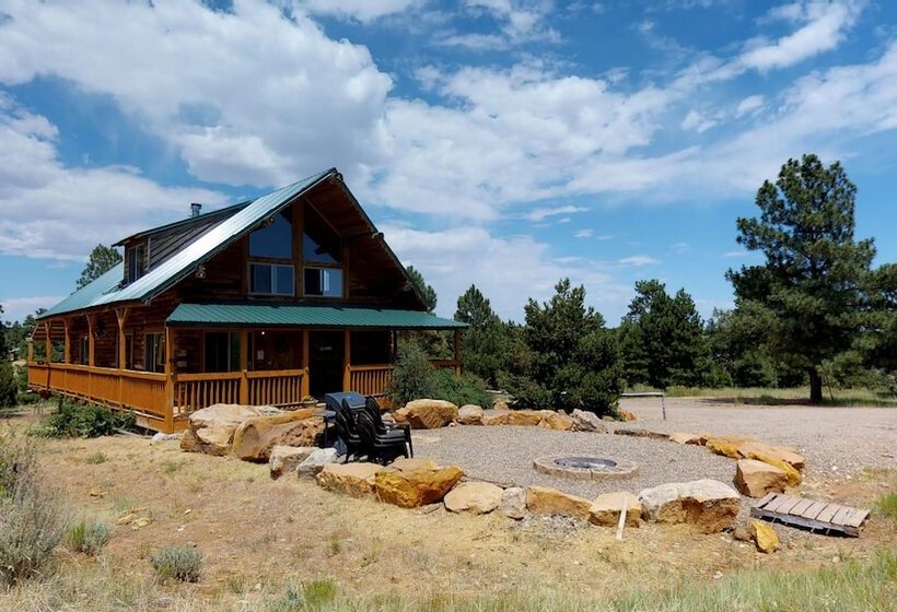 Canyon View Family Lodge