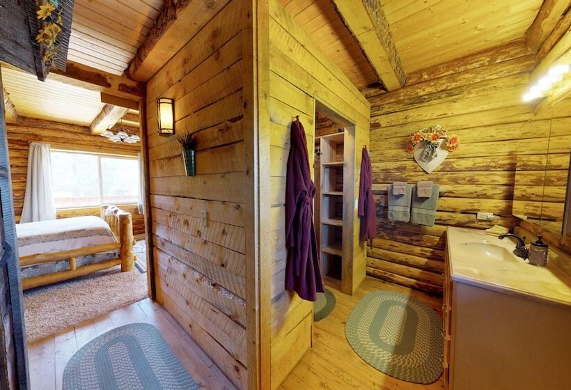 Canyon View Family Lodge