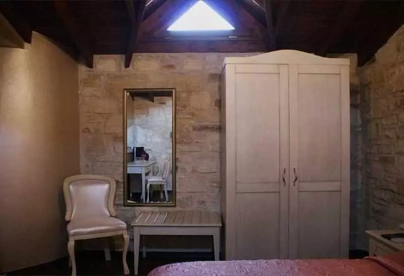 Griffon Boutique Hotel   Boutique Class