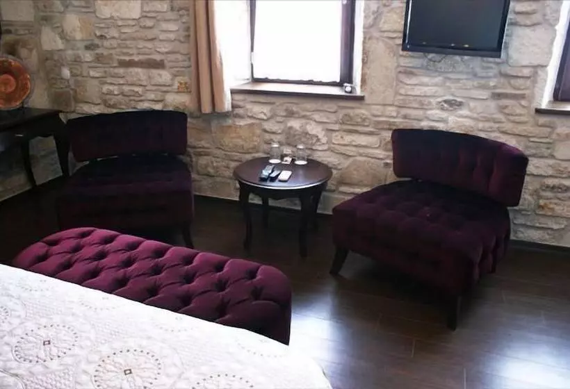 Griffon Boutique Hotel   Boutique Class