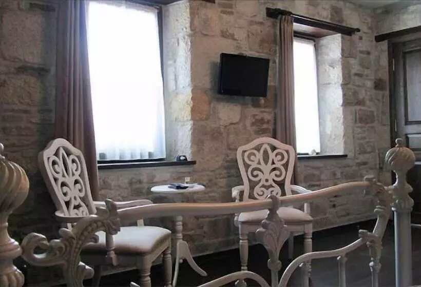 Griffon Boutique Hotel   Boutique Class