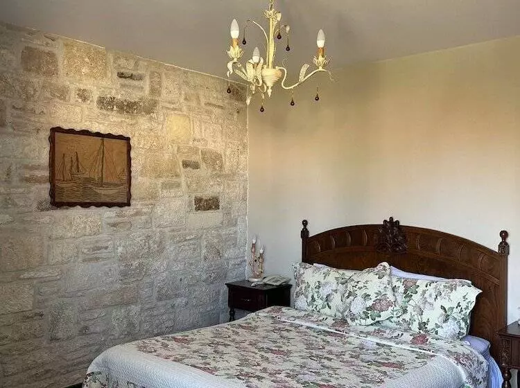 Griffon Boutique Hotel   Boutique Class