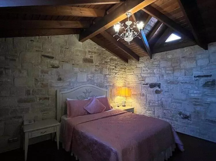 Griffon Boutique Hotel   Boutique Class