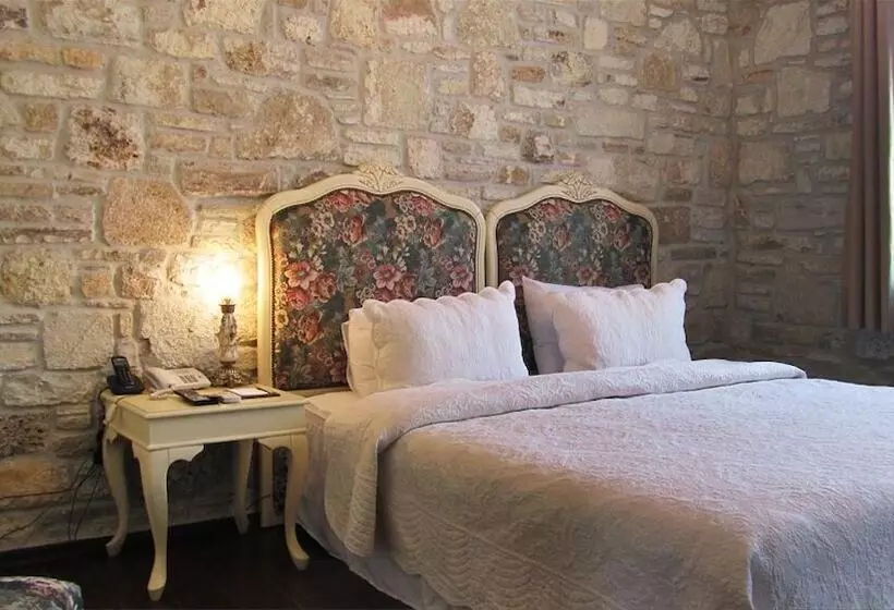 Griffon Boutique Hotel   Boutique Class