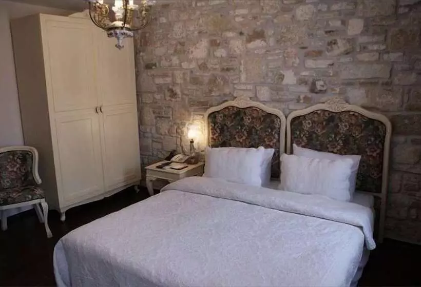 Griffon Boutique Hotel   Boutique Class