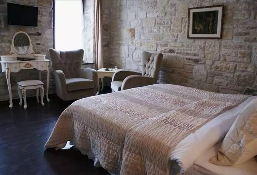 Griffon Boutique Hotel   Boutique Class