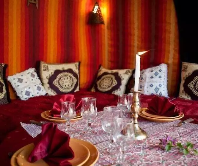 Hostelli Auberge Derkaoua