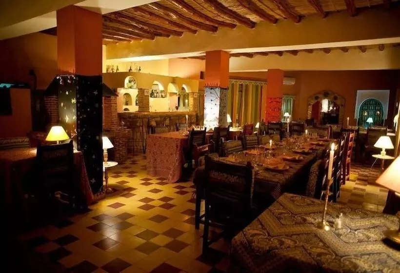 Hostelli Auberge Derkaoua