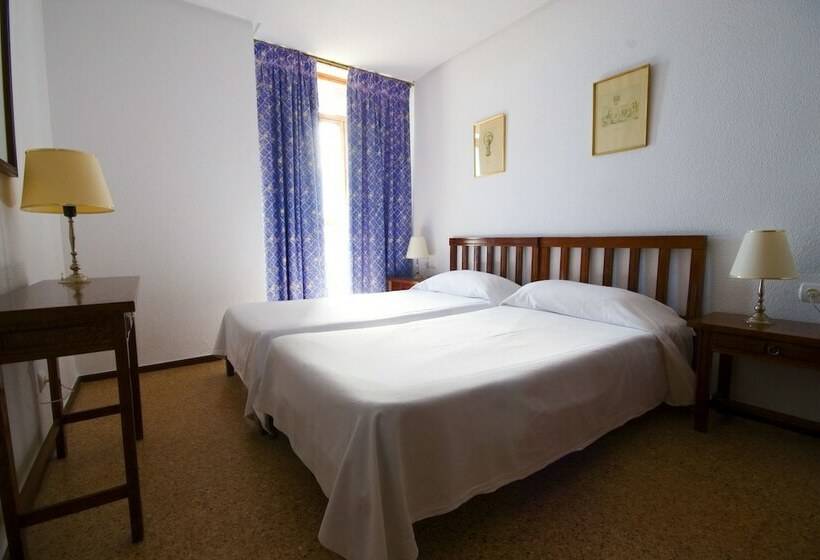 هتل Apartamentos La Nogalera