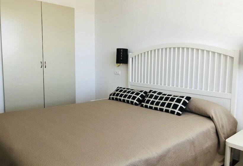 هتل Apartamentos La Nogalera