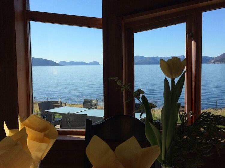 فندق Brekkestranda Fjord