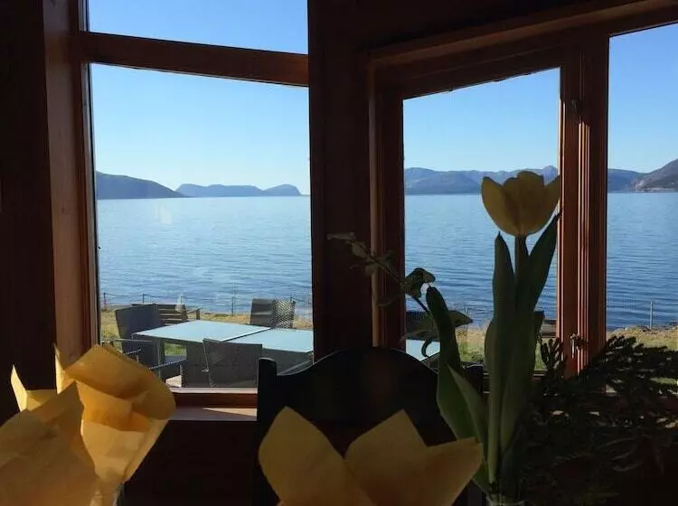ホテル Brekkestranda Fjord