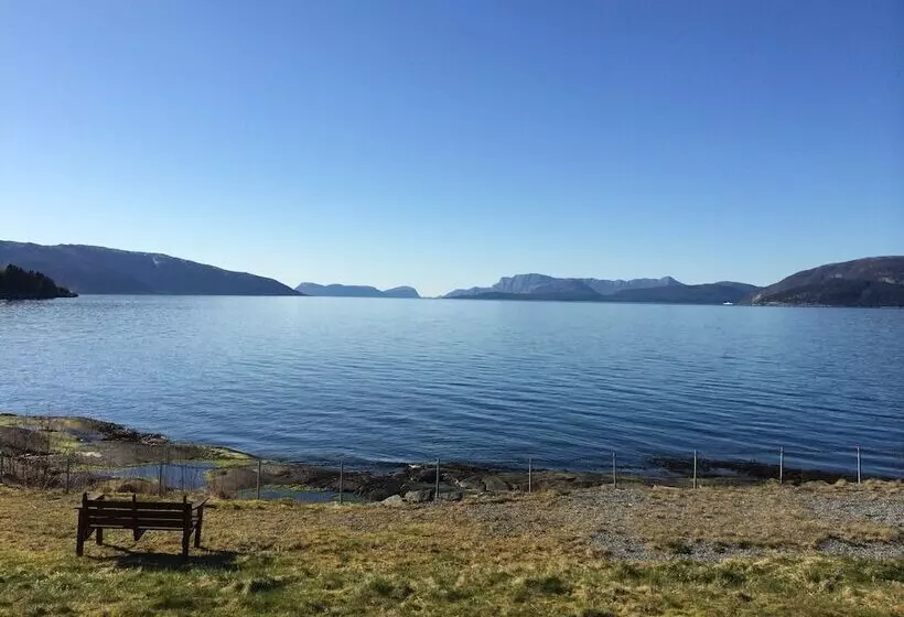 ホテル Brekkestranda Fjord