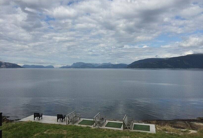 فندق Brekkestranda Fjord
