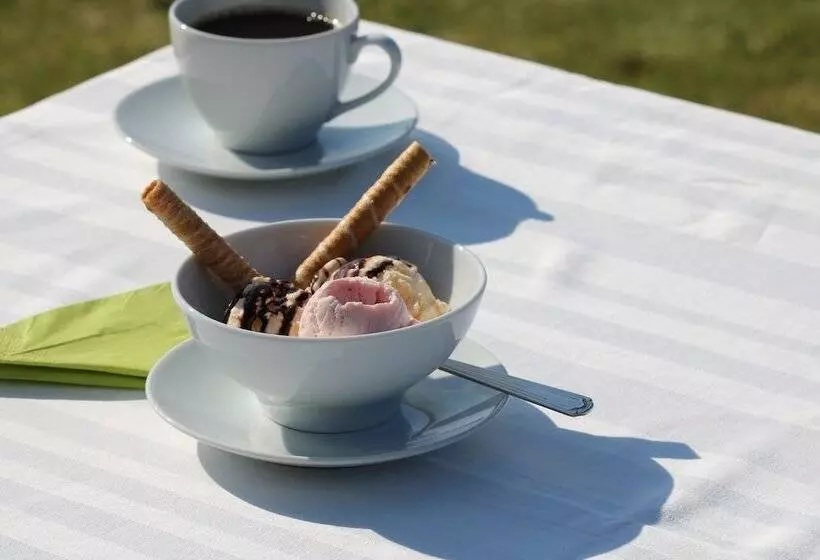 ホテル Brekkestranda Fjord