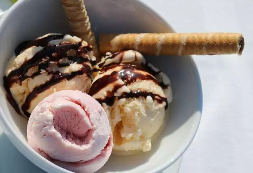 ホテル Brekkestranda Fjord