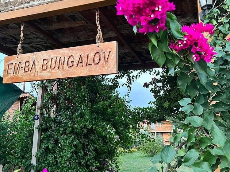 هتل Em Ba Butik Bungalov
