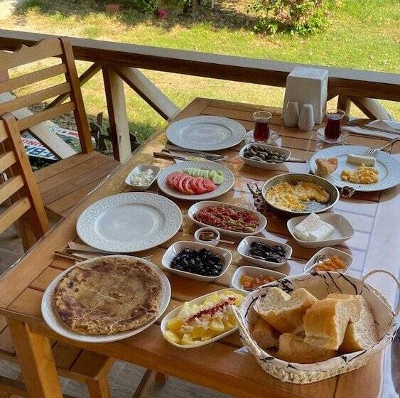 هتل Em Ba Butik Bungalov