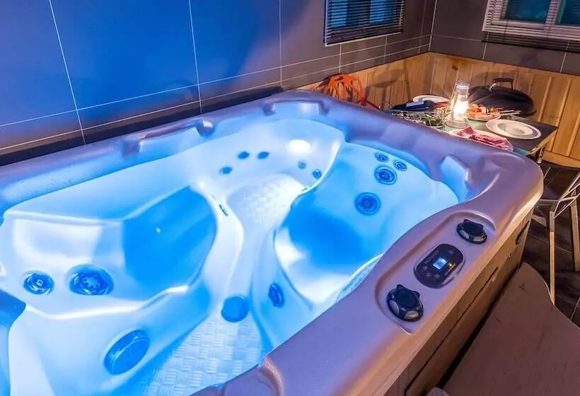 Hotelli Greenhill Pension