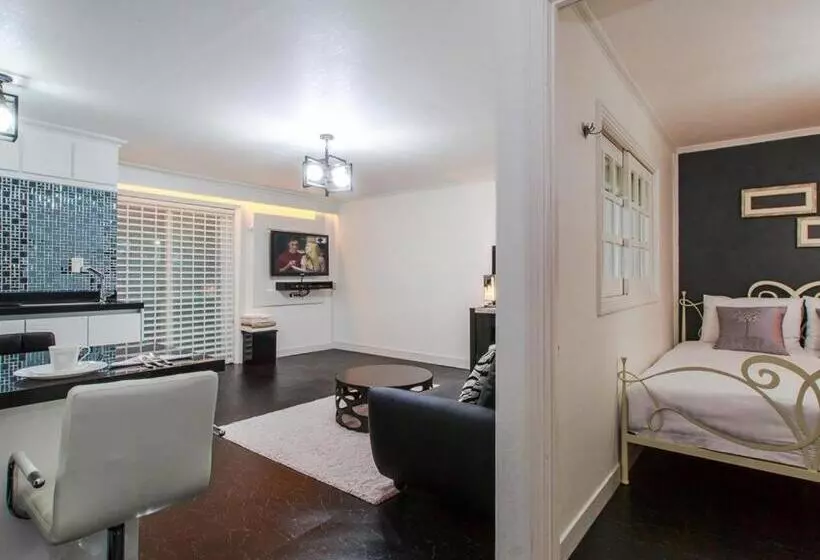 Hotelli Greenhill Pension