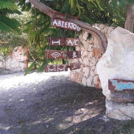 Отель Iguana Rana Cabins Bacalar