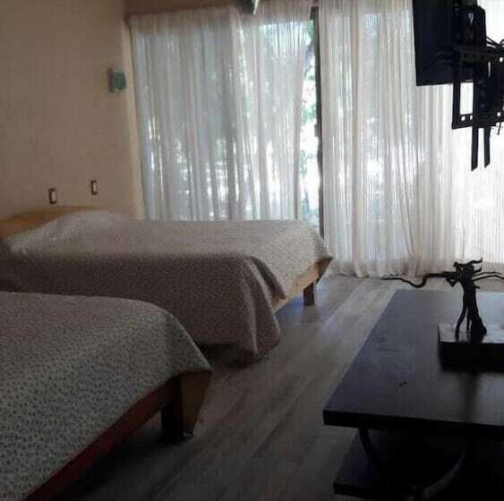 Отель Iguana Rana Cabins Bacalar