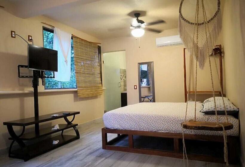 Отель Iguana Rana Cabins Bacalar