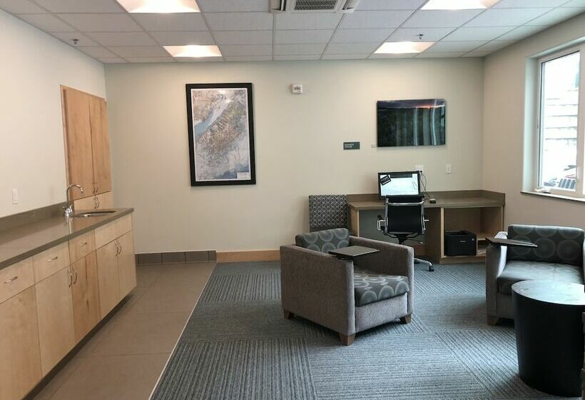 Szálloda Kodiak Compass Suites