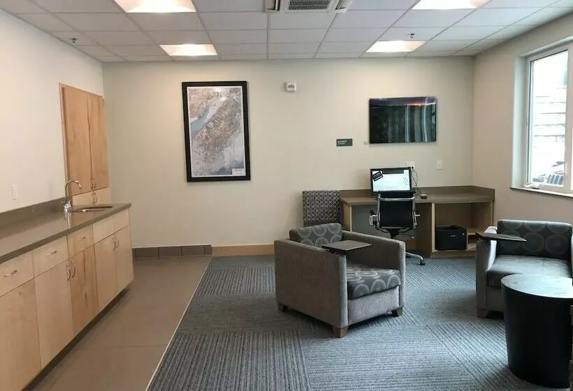 ホテル Kodiak Compass Suites