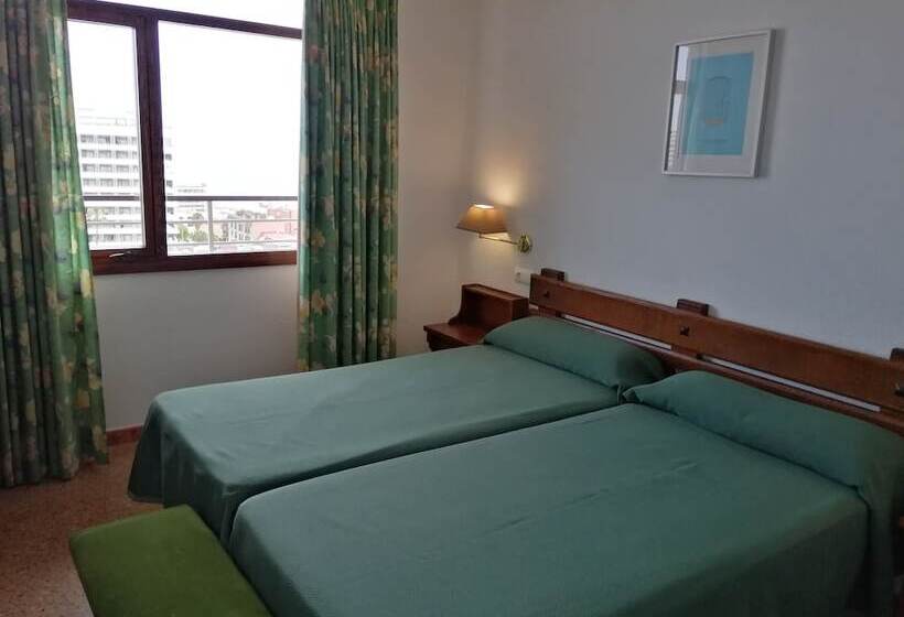 هتل Apartamentos La Nogalera