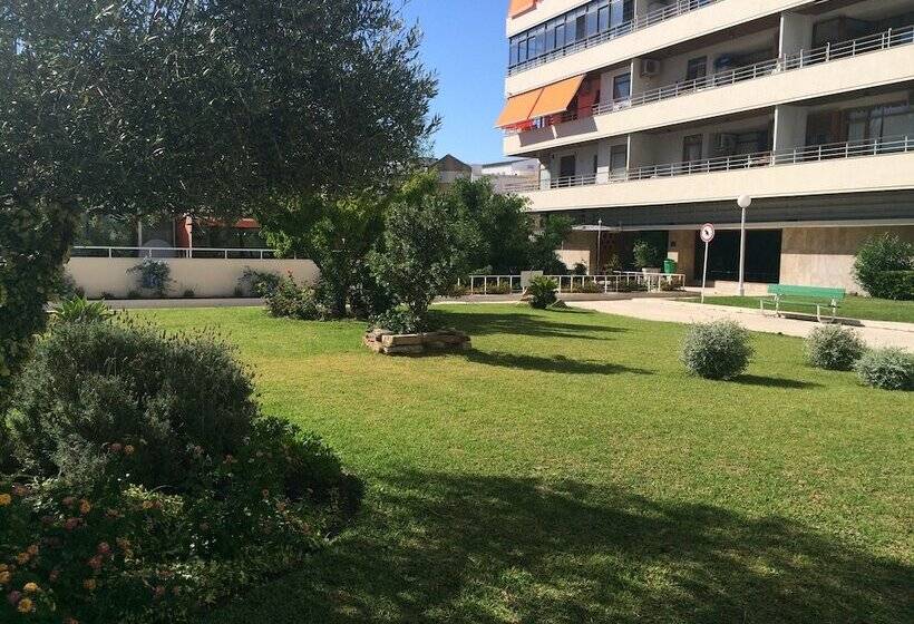 هتل Apartamentos La Nogalera