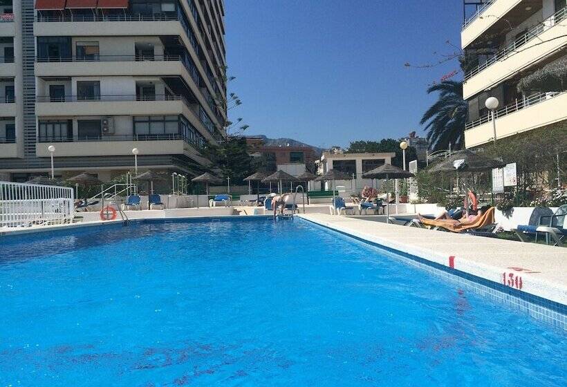 هتل Apartamentos La Nogalera