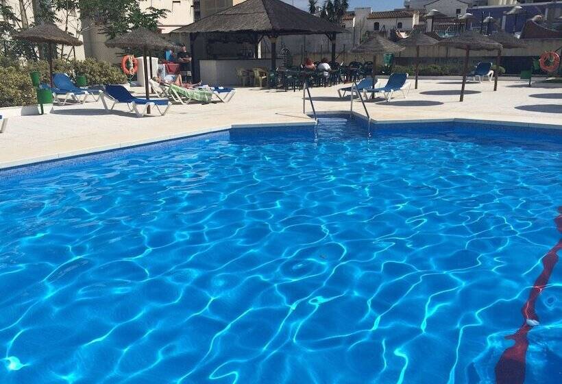 هتل Apartamentos La Nogalera