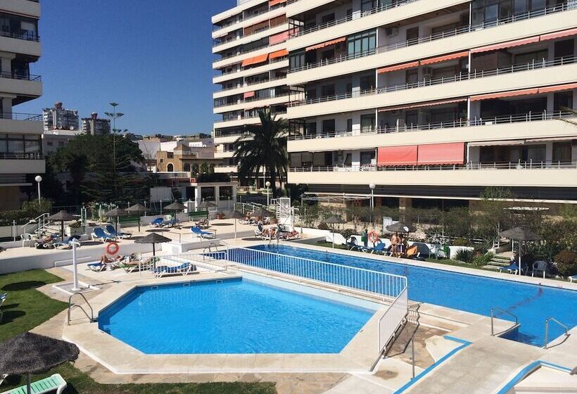 هتل Apartamentos La Nogalera