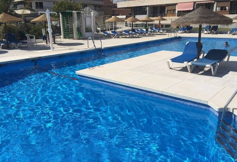 هتل Apartamentos La Nogalera