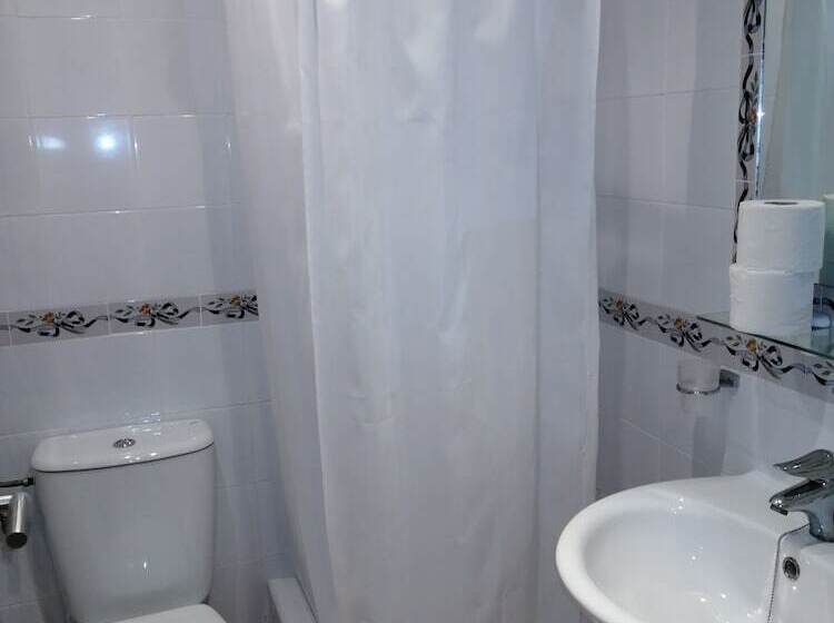 هتل Apartamentos La Nogalera