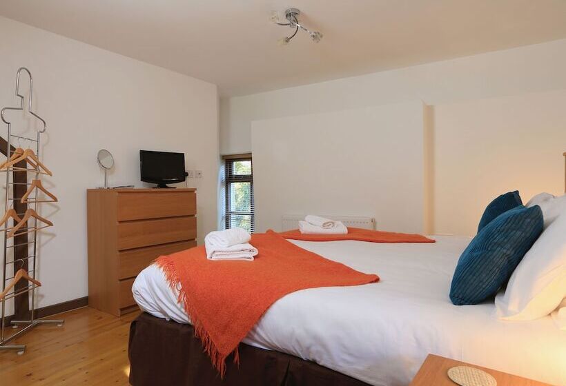 Little Cotton Farmhouse