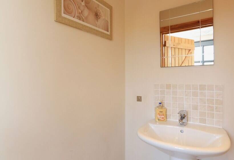 Little Cotton Farmhouse