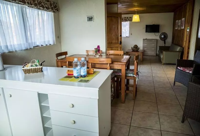 Marae Premium Cabins