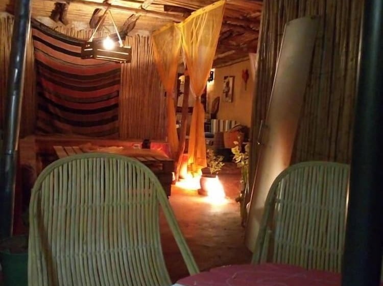 پانسیون Atlas Room