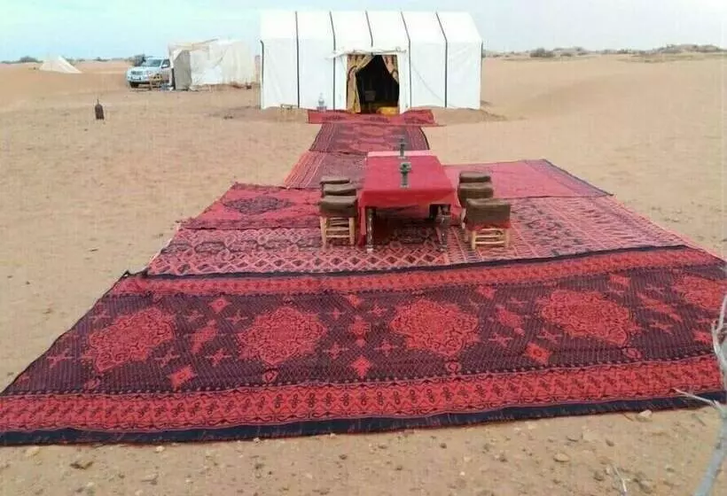 پانسیون Erg Lihoudi Dunes & Bivouac