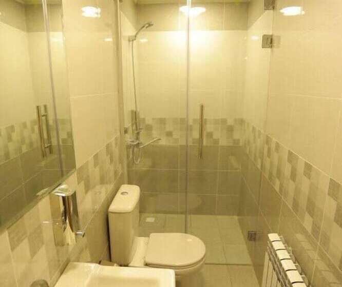 פנסיון S E A S O N S