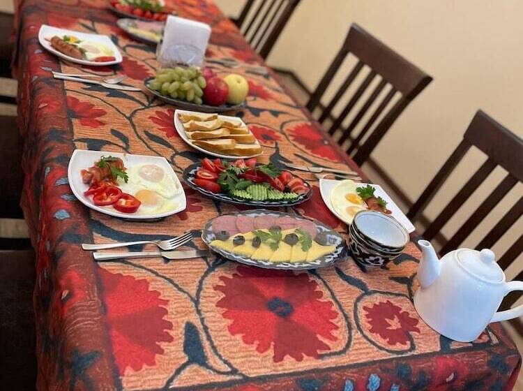 פנסיון S E A S O N S