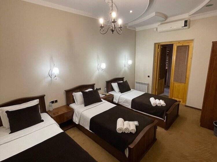 פנסיון S E A S O N S