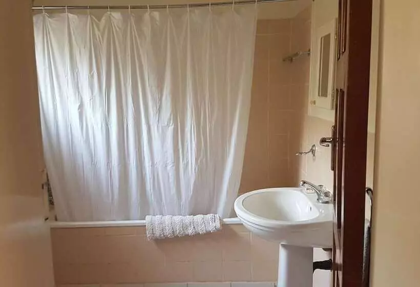 پانسیون Sharon's Guest House