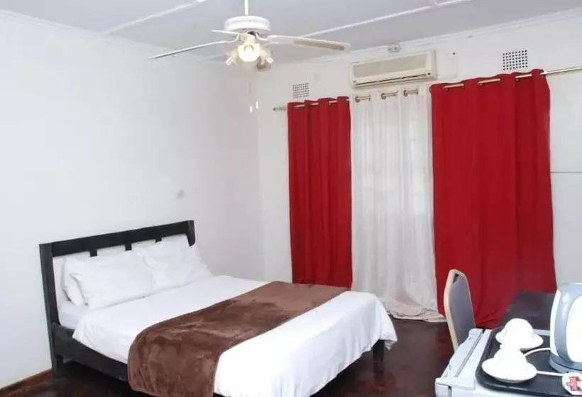 پانسیون Sharon's Guest House