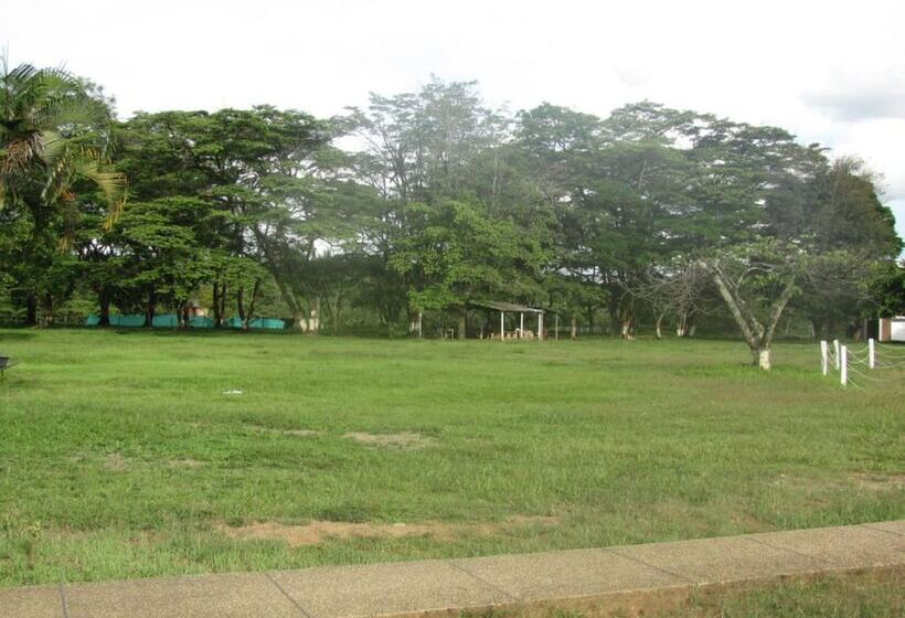 אתר נופש Centro Vacacional Y De Eventos Araguaney